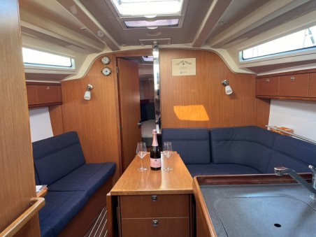 Bavaria Yachtbau Bavaria Cruiser 37 - 3 cab. Maestral