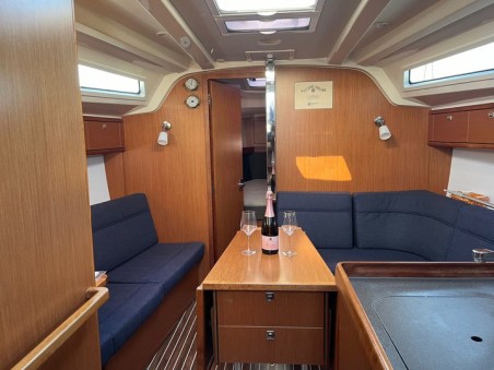 Bavaria Yachtbau Bavaria Cruiser 37 - 3 cab. Maestral