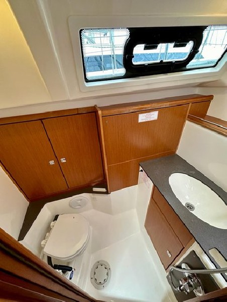 Bavaria Yachtbau Bavaria Cruiser 37 - 3 cab. Maestral
