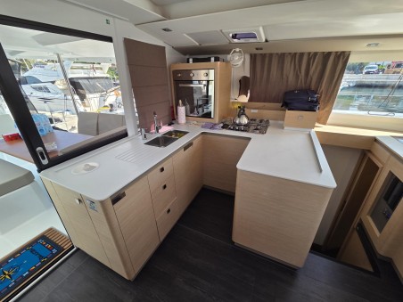 Fountaine Pajot Fountaine Pajot Astrea 42 - 4 + 2 cab. Adriatic Breeze