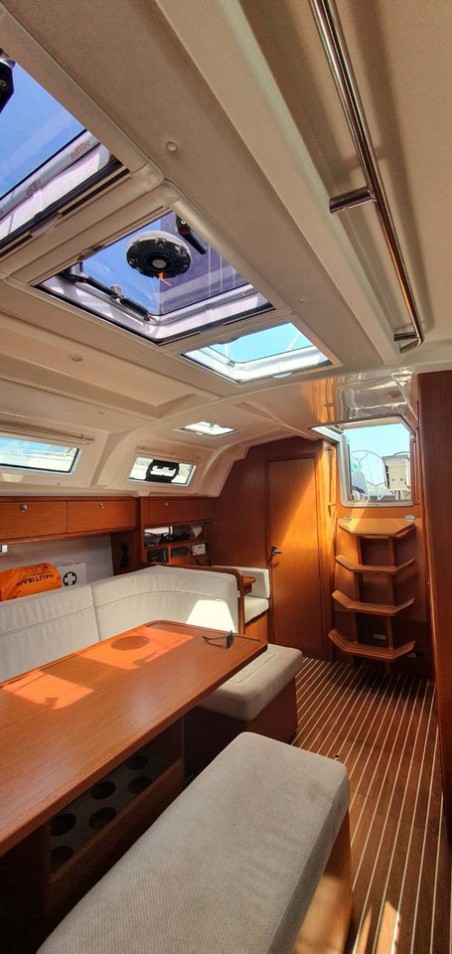 Bavaria Cruiser 41 | Yacht Charter Italy | Travelboat