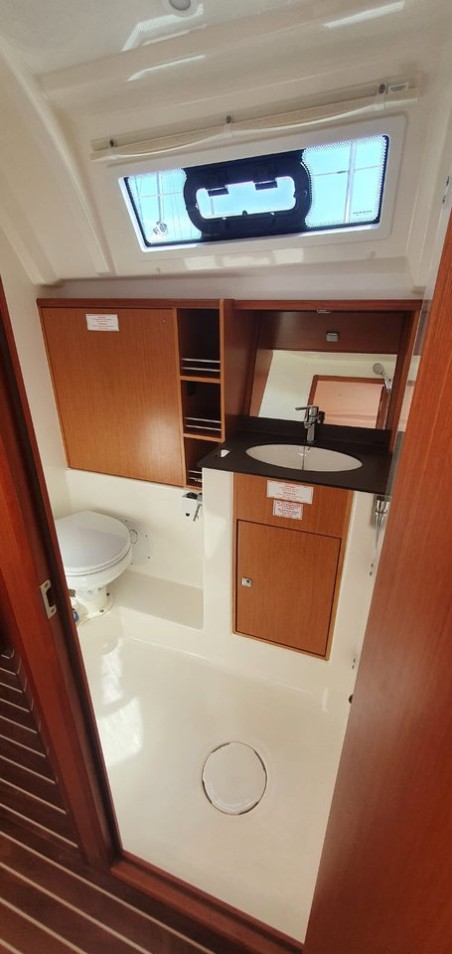 Bavaria Cruiser 41 | Yacht Charter Italy | Travelboat