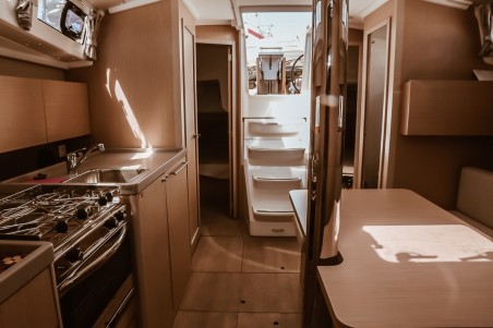 Oceanis 38.1 | Czarter jachtu Włochy | Travelboat