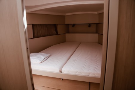 Oceanis 38.1 | Czarter jachtu Włochy | Travelboat