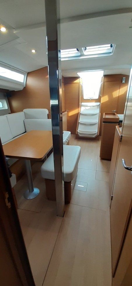 Jeanneau Sun Odyssey 440 | Czarter jachtu Włochy | Travelboat