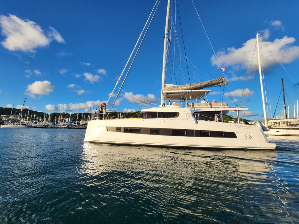 Catana Group Bali 5.8 - 5 + 2 cab. Four C'S