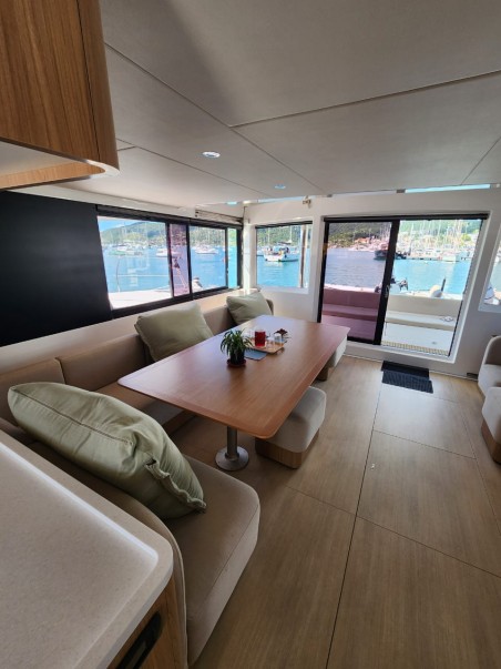 Bali 5.8 | Czarter jachtu Francja | Travelboat