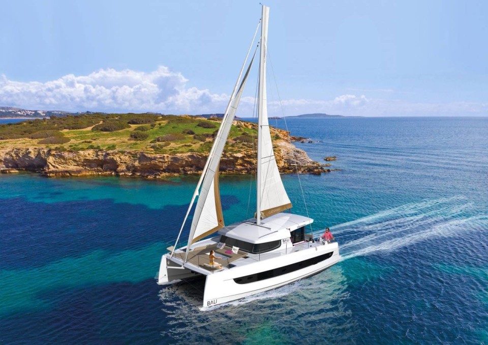 Bali Catsmart - 4 cab. | yacht charter France | Travelboat