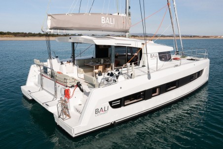 Bali Catsmart OW | Yacht Charter France | Travelboat