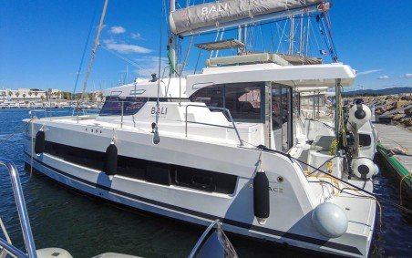 Catana Group Bali Catspace Black Swan