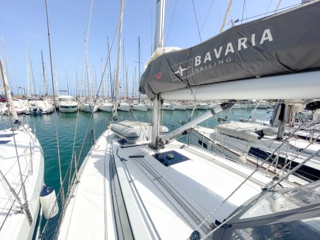 Bavaria C38 | Yacht Charter France | Travelboat