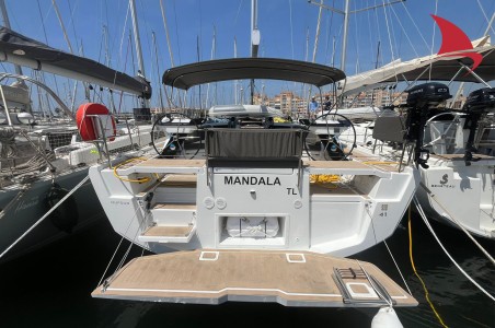 Dufour 41 - 3 cab. | Yacht Charter France | Travelboat