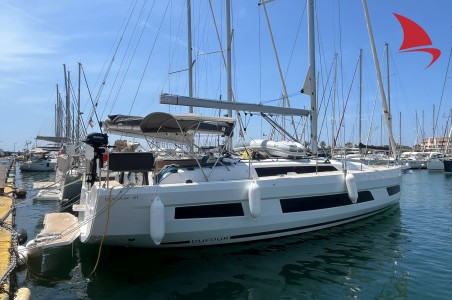 Dufour 41 - 3 cab. | Yacht Charter France | Travelboat