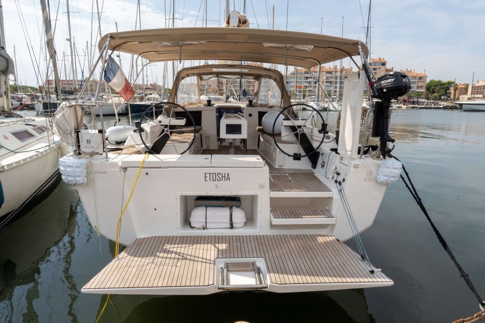Dufour 430 | Yacht Charter France | Travelboat