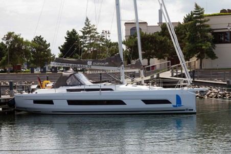 Dufour 41 - 3 cab. | Yacht Charter Germany | Travelboat