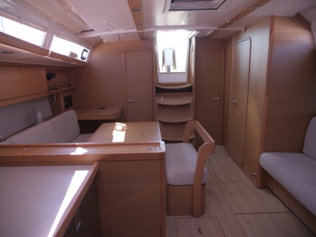 Dufour Yachts Dufour 430 - 3 cab. Bloody Mary