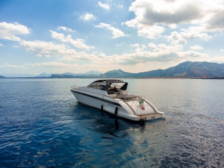 Leopard 23 - 3 + 1 cab. | Yacht Charter Italy | Travelboat