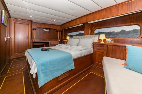 Custom Made Dea Del Mare Dea Del Mare