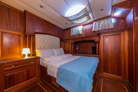 Custom Made Dea Del Mare Dea Del Mare