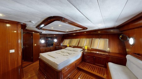 Unknown Diamond Lila Diamond Lila