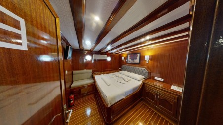 Unknown Diamond Lila Diamond Lila