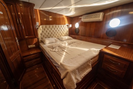 Unknown Queen Lila Queen Lila