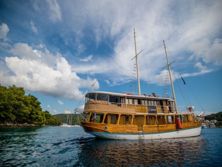 Custom Made Novi Dan Novi Dan