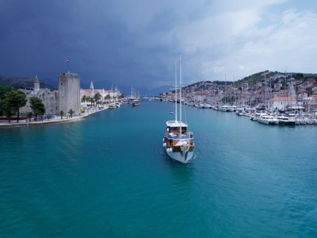 Custom Made Novi Dan Novi Dan