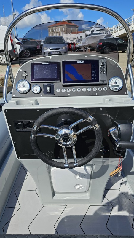 Bura boats Bura 8.0 Step Hydrotherapy