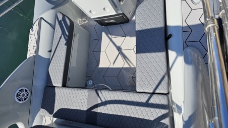 Bura boats Bura 8.0 Step Hydrotherapy