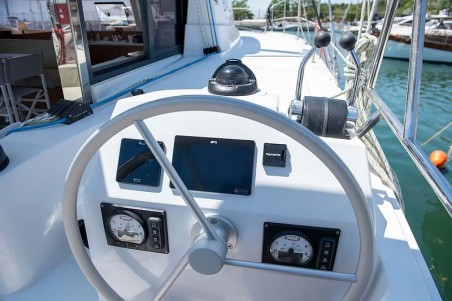 Bali Catsmart | Yacht Charter Greece | Travelboat