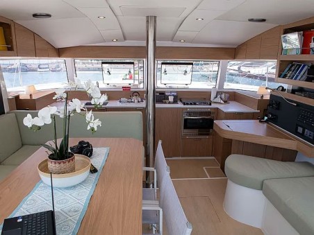 Bali Catsmart | Yacht Charter Greece | Travelboat