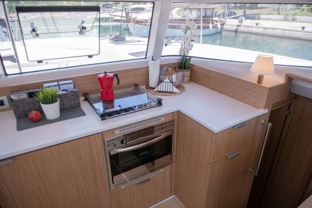 Bali Catsmart | Yacht Charter Greece | Travelboat