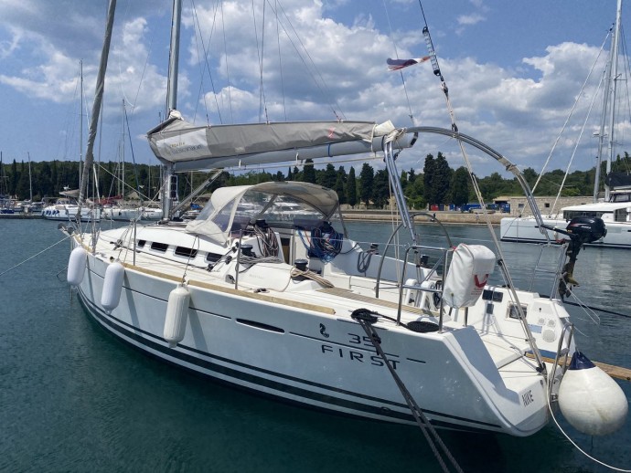 Bénéteau First 35 Nike