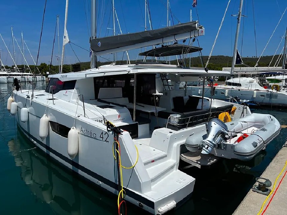 Fountaine Pajot Fountaine Pajot Astrea 42 - 4 + 2 cab. Jami