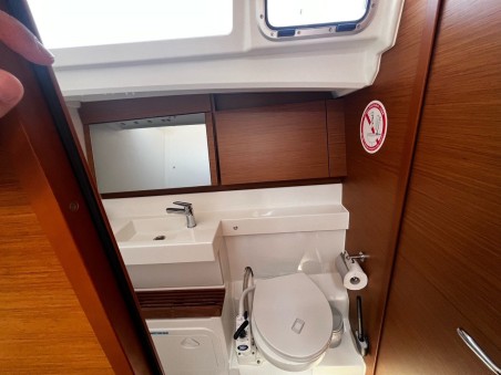Jeanneau Sun Odyssey 440 - 4 cab. Leona