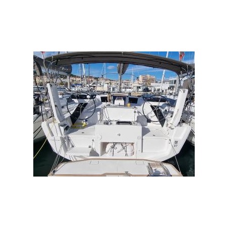 Dufour 37 3 cab. | Yacht Charter France | Travelboat