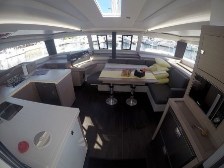 Fountaine Pajot Fountaine Pajot Astrea 42 - 4 + 2 cab. Imagine