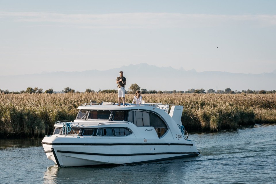 Houseboat Holidays Italia S.R.L. Minuetto 6 01