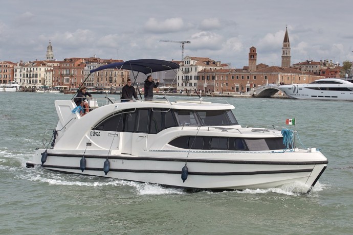 Houseboat Holidays Italia S.R.L. Minuetto 6 03