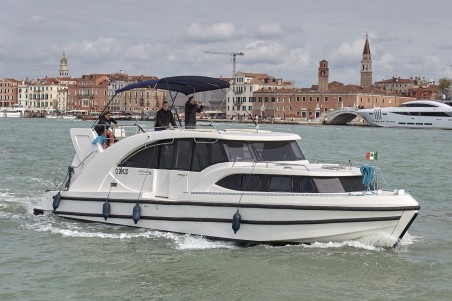 Minuetto 6 | Yacht Charter Italy | Travelboat