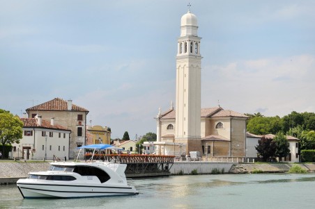 Minuetto 6 | Yacht Charter Italy | Travelboat