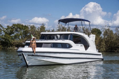 Minuetto 8 | Yacht Charter Italy | Travelboat