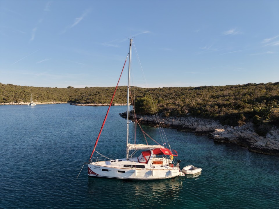 Beneteau Oceanis 35 | Yacht Charter Croatia | Travelboat