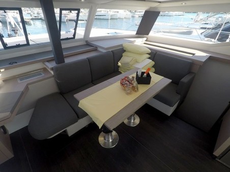 Fountaine Pajot Fountaine Pajot Astrea 42 - 4 + 2 cab. Imagine