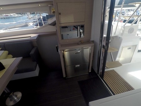 Fountaine Pajot Fountaine Pajot Astrea 42 - 4 + 2 cab. Imagine