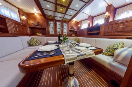 Goletta 20 | Yacht Charter Italy | Travelboat