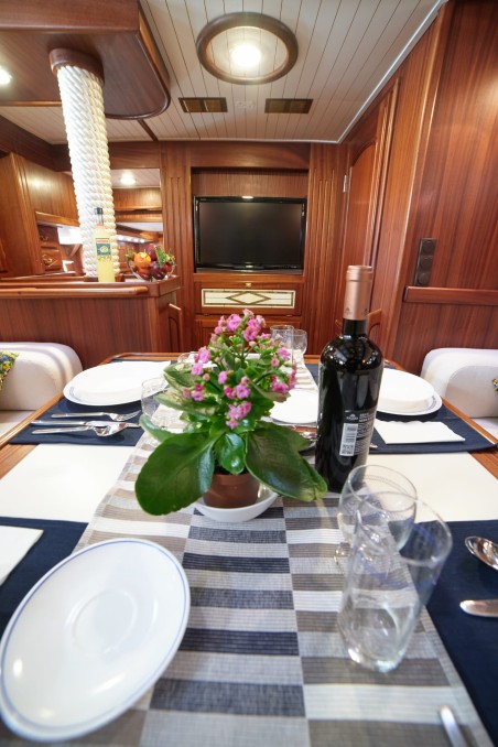 Goletta 20 | Yacht Charter Italy | Travelboat