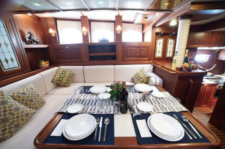 Goletta 20 | Yacht Charter Italy | Travelboat