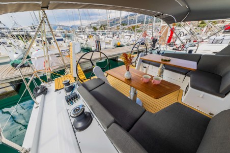 Hanse 410 | Yacht Charter Croatia | Travelboat
